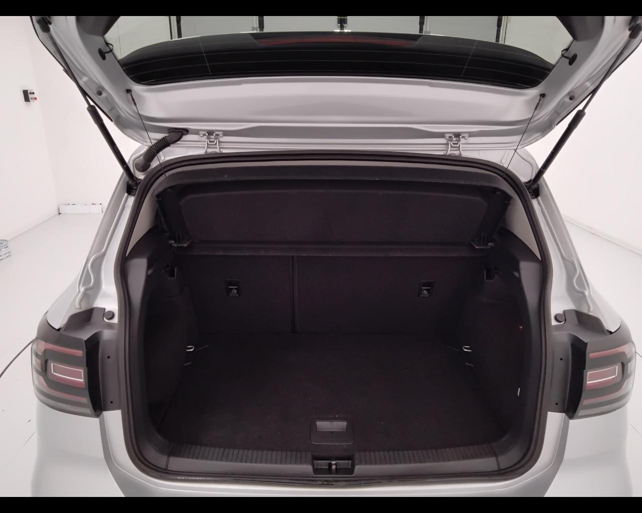 VOLKSWAGEN T-Cross 2019 - T-Cross 1.0 tsi R-LINE 110cv