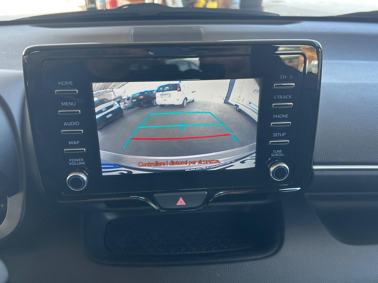 Toyota Yaris 1.5 Hybrid 5 porte Business FINANZIABILE