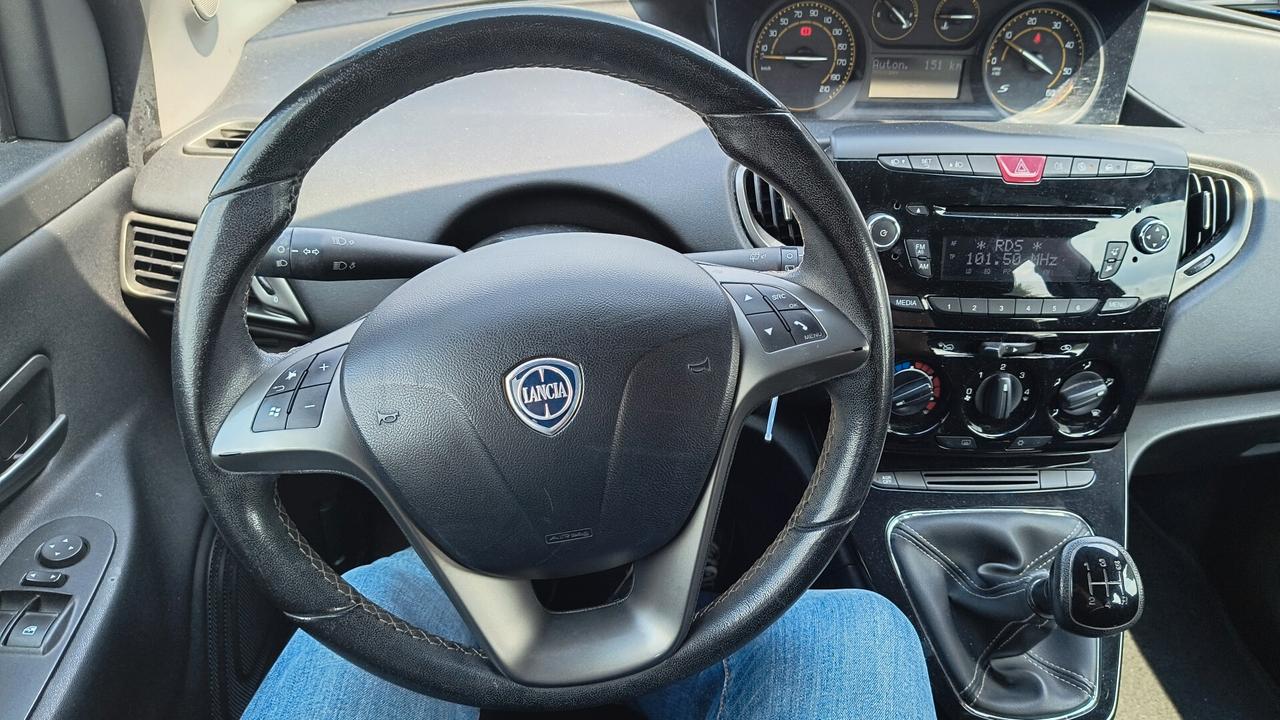 Lancia Ypsilon 1.3 MJT 16V 95 CV 5 porte S&S S Momodesign