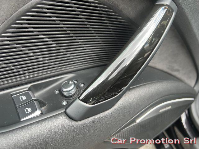AUDI TTS Coupé 2.0 TFSI 310 CV quattro S tronic