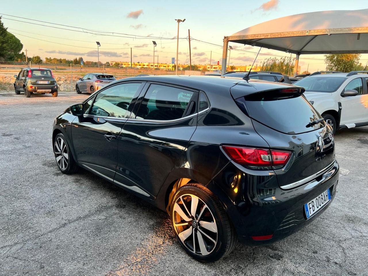 RENAULT Clio 1.5 dCi 8V 90 CV S&S 5p. Duel VETTURA IMMATRICOLATA AUTOCARRO N1