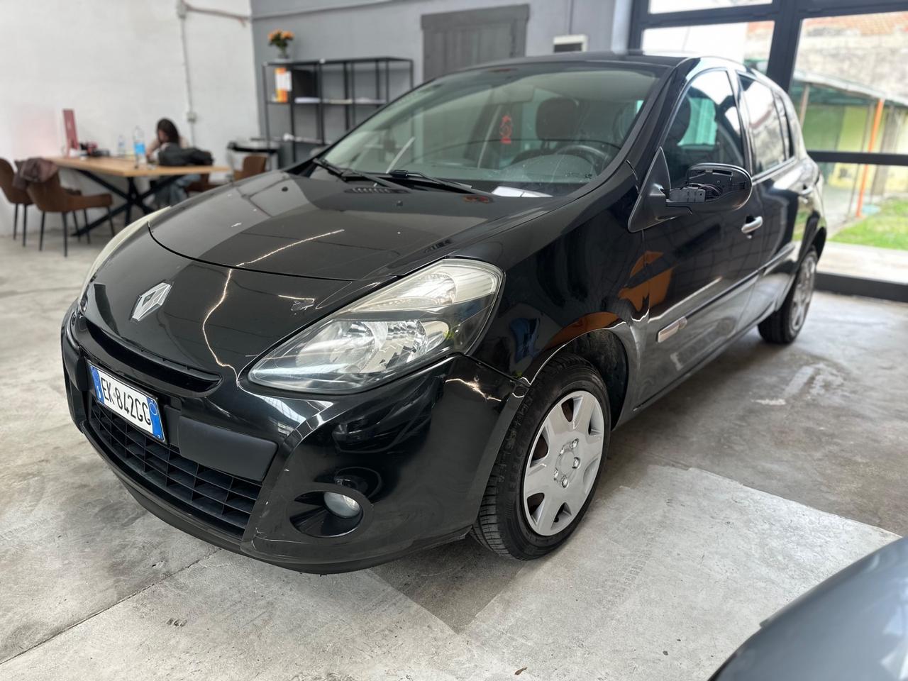Renault Clio 1.2 16V 5 porte Dynamique