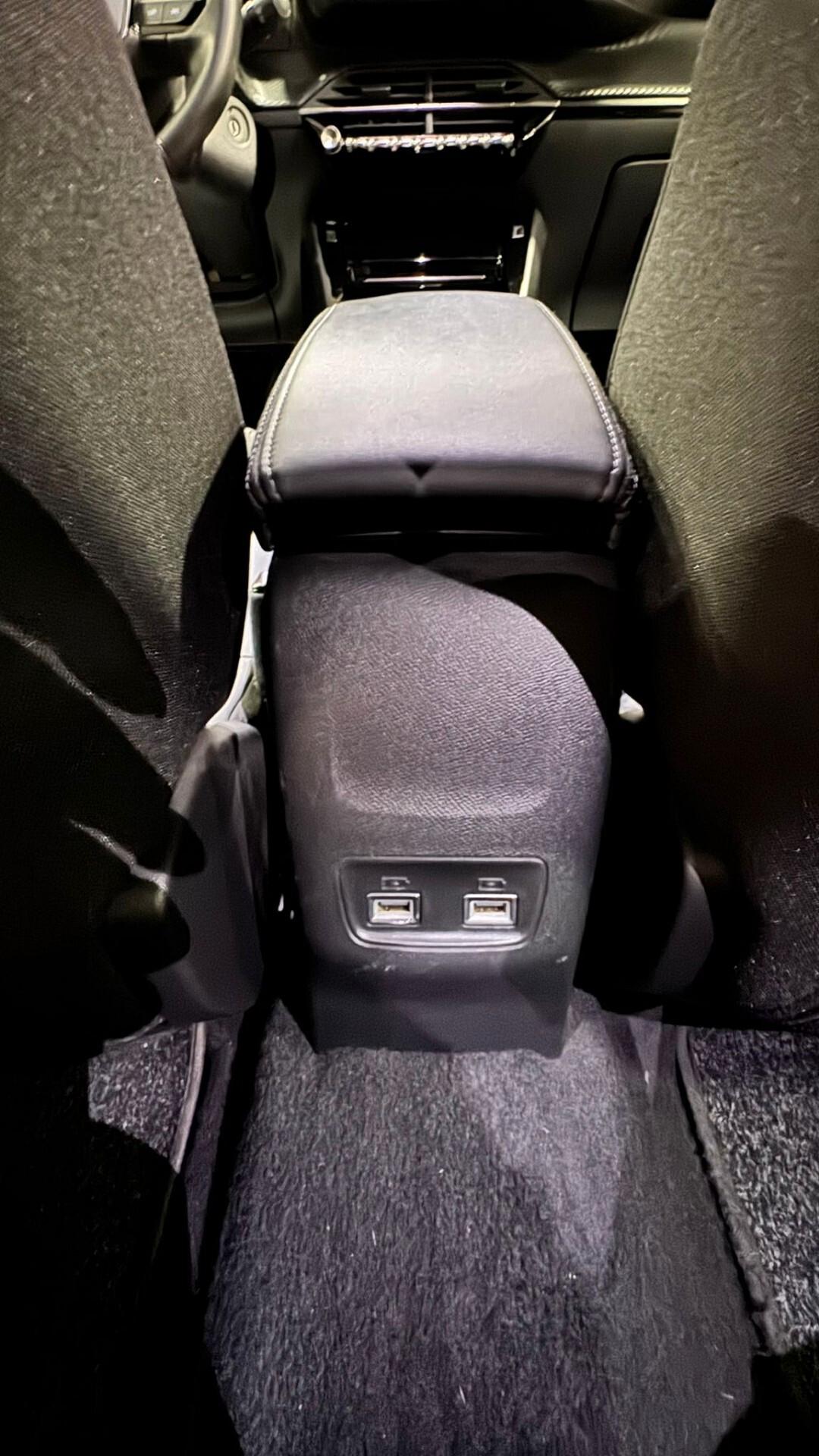 Peugeot 2008 BlueHDi 130 S&S EAT8 Allure
