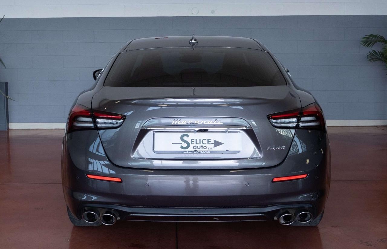 Maserati Ghibli 330 CV MHEV GT
