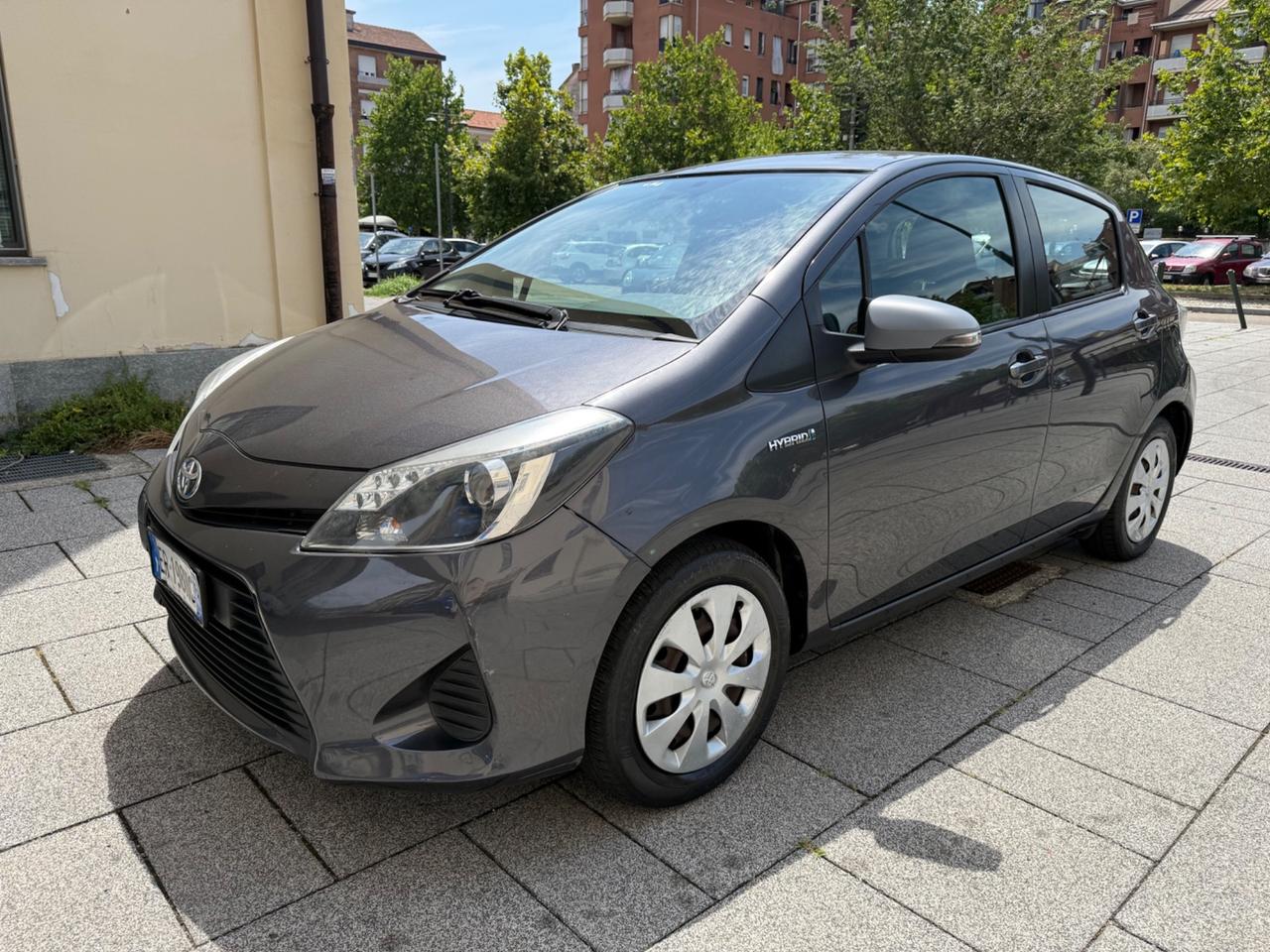 TOYOTA YARIS 1.5 75CV HYBRID 2014
