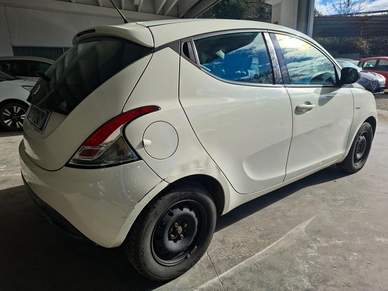 Lancia Ypsilon 1.2 69 CV 5 porte Platinum