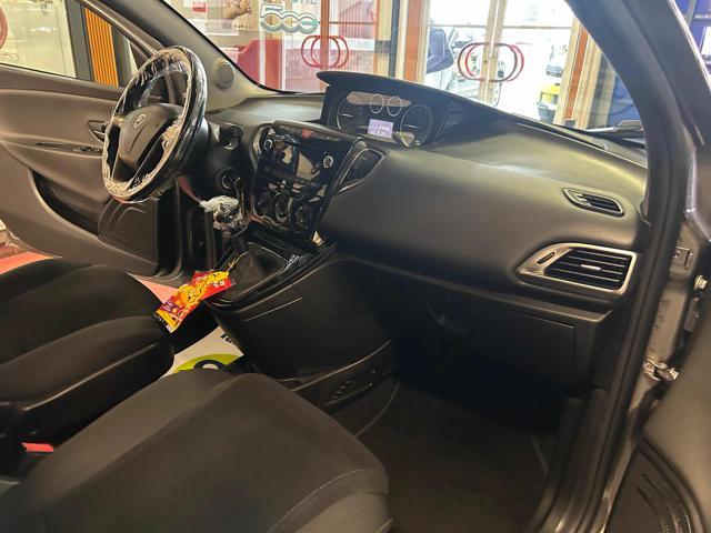 LANCIA Ypsilon 1.2 69 CV 5 porte Gold