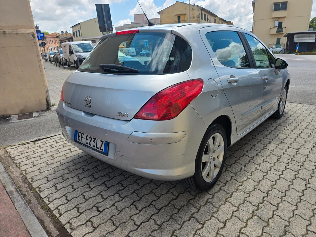 Peugeot 308 1.6 HDi 150CV 5p. Allure