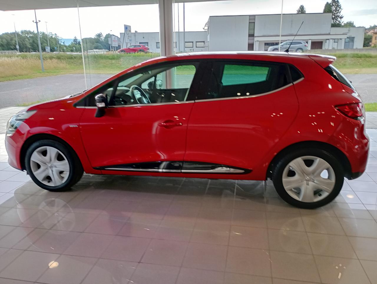 Renault Clio TCe 12V 90CV Start&Stop 5 porte - LIMITED - NEOPATENTATI -