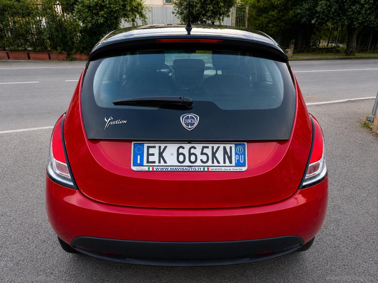 LANCIA Ypsilon 1.2 69 CV 5p. S&S Black&Red