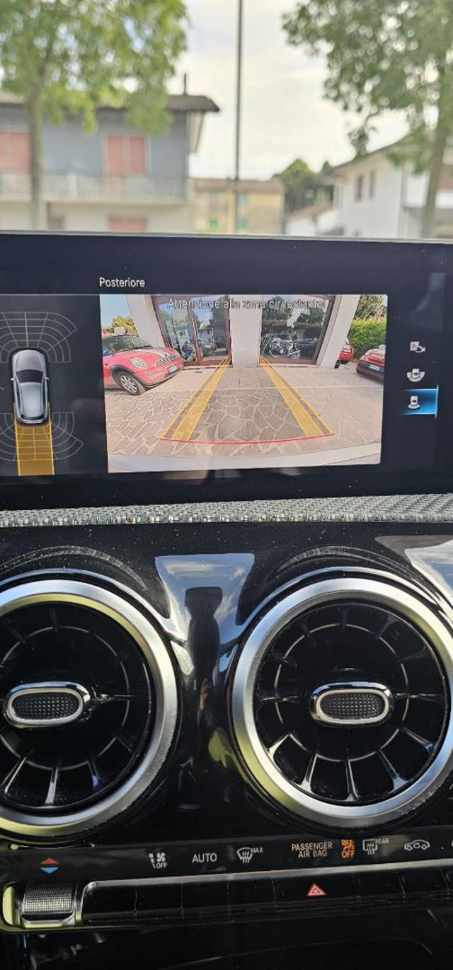 MERCEDES-BENZ A 180 d Automatic Business