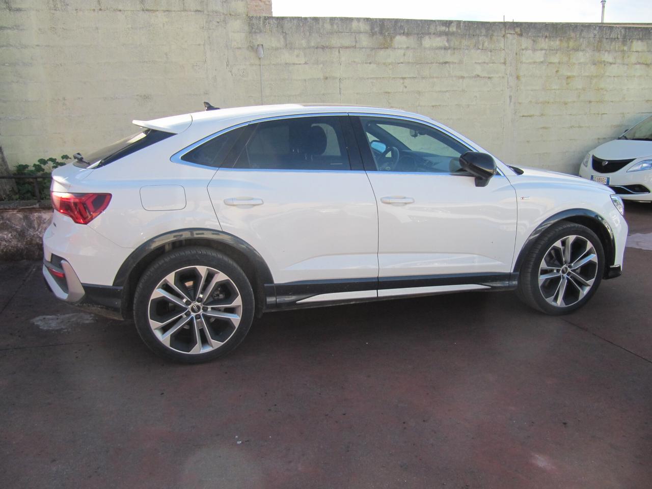 Audi Q3 SPB 40 TDI S tronic quattro edition - AUTOMATICO + TETTO APRIBILE