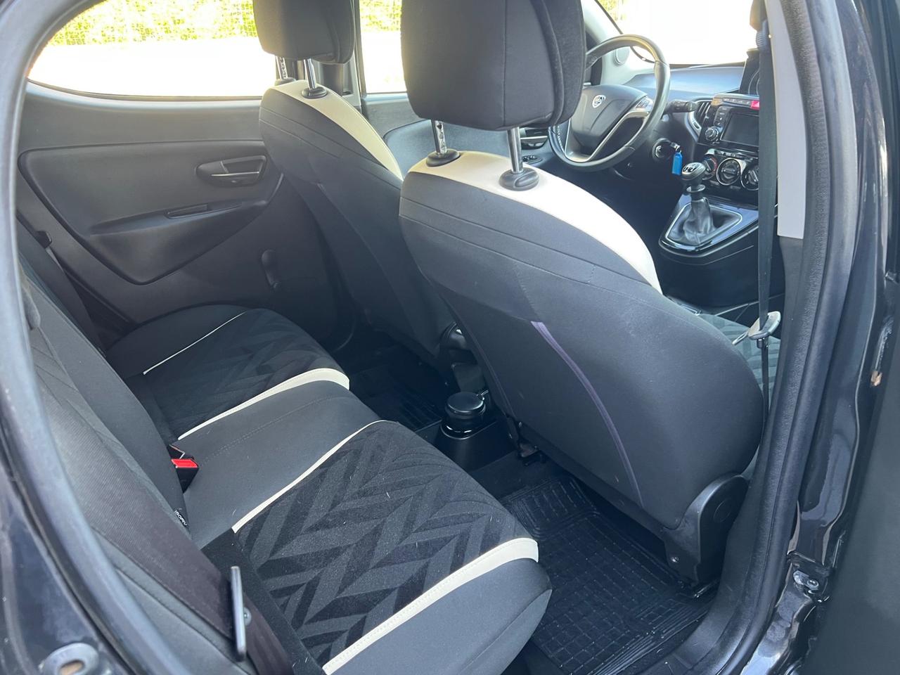 Lancia Ypsilon 1.2 benzina 69cv 5 porte Gold 2017