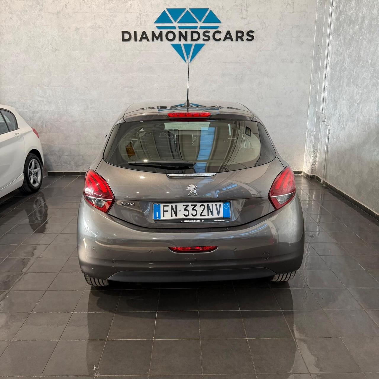 Peugeot 208 1.2 benzina NEOPATENTATI CERCHI IN LEGA+FULL