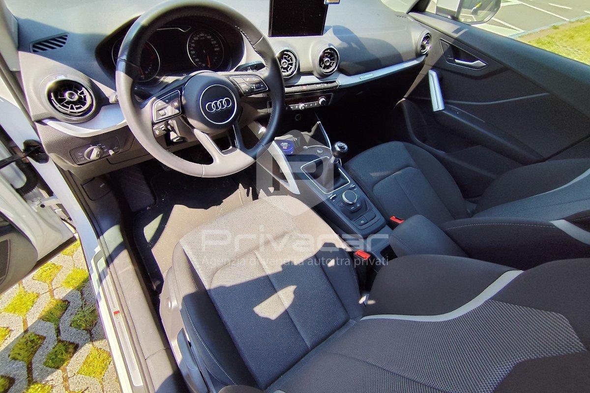AUDI Q2 35 TDI S line Edition