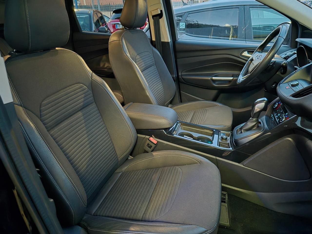 Ford Kuga 1.5 TDCI 120 CV S&S 2WD Powershift Business