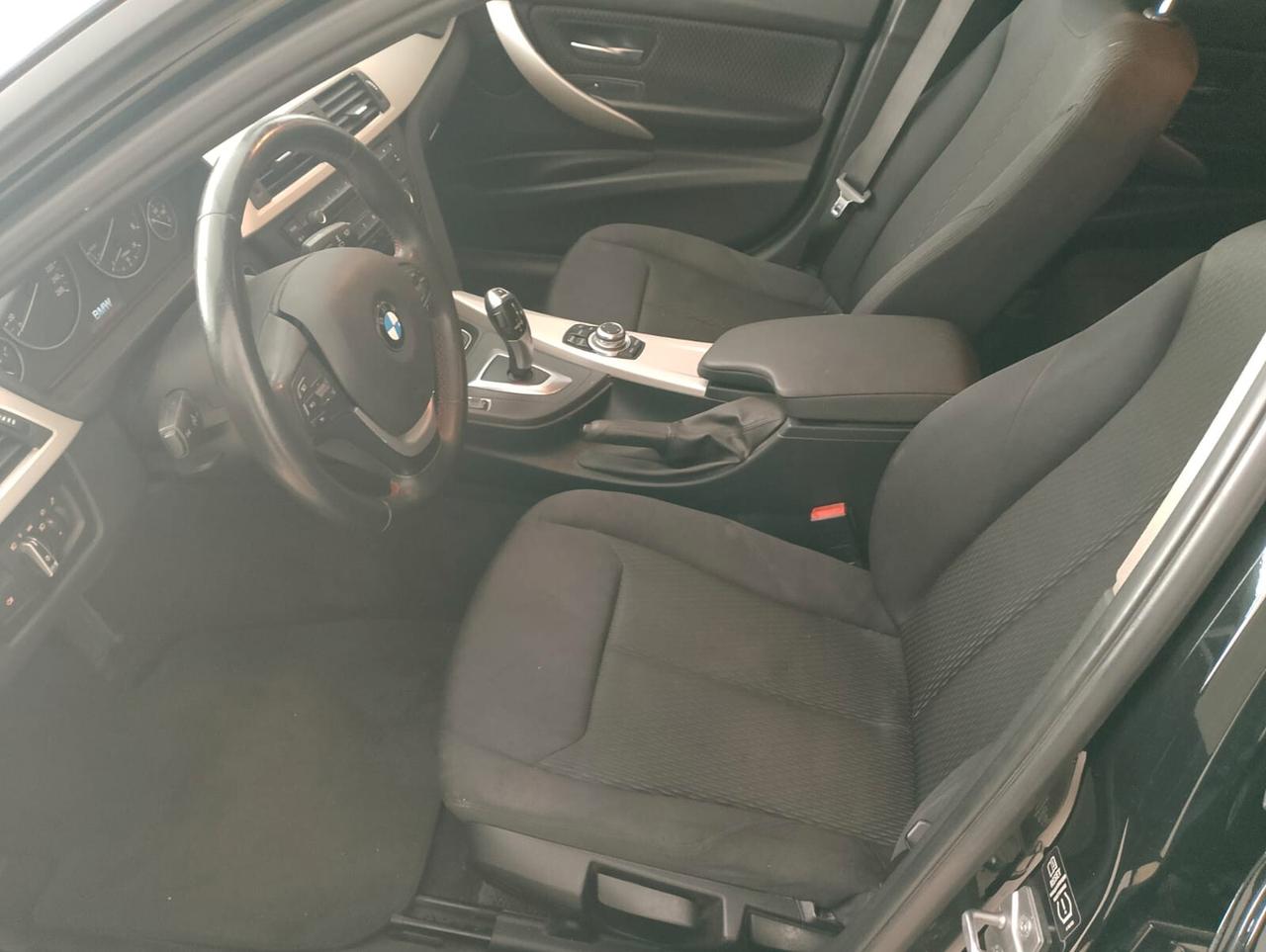 Bmw 316d Touring Sport-Automatico-Navi