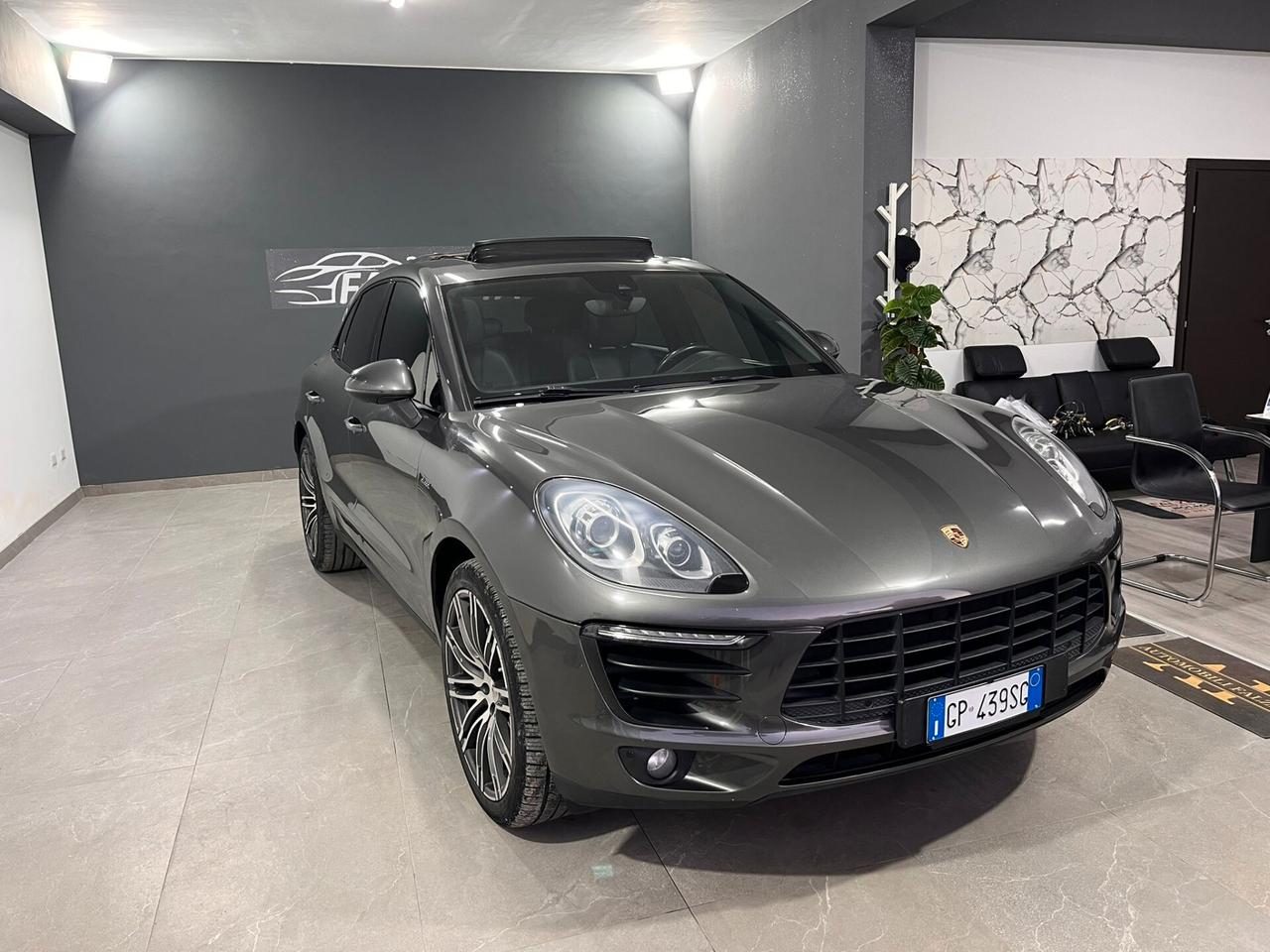 Porsche Macan 3.0 S Diesel tetto panoramico gangio traino