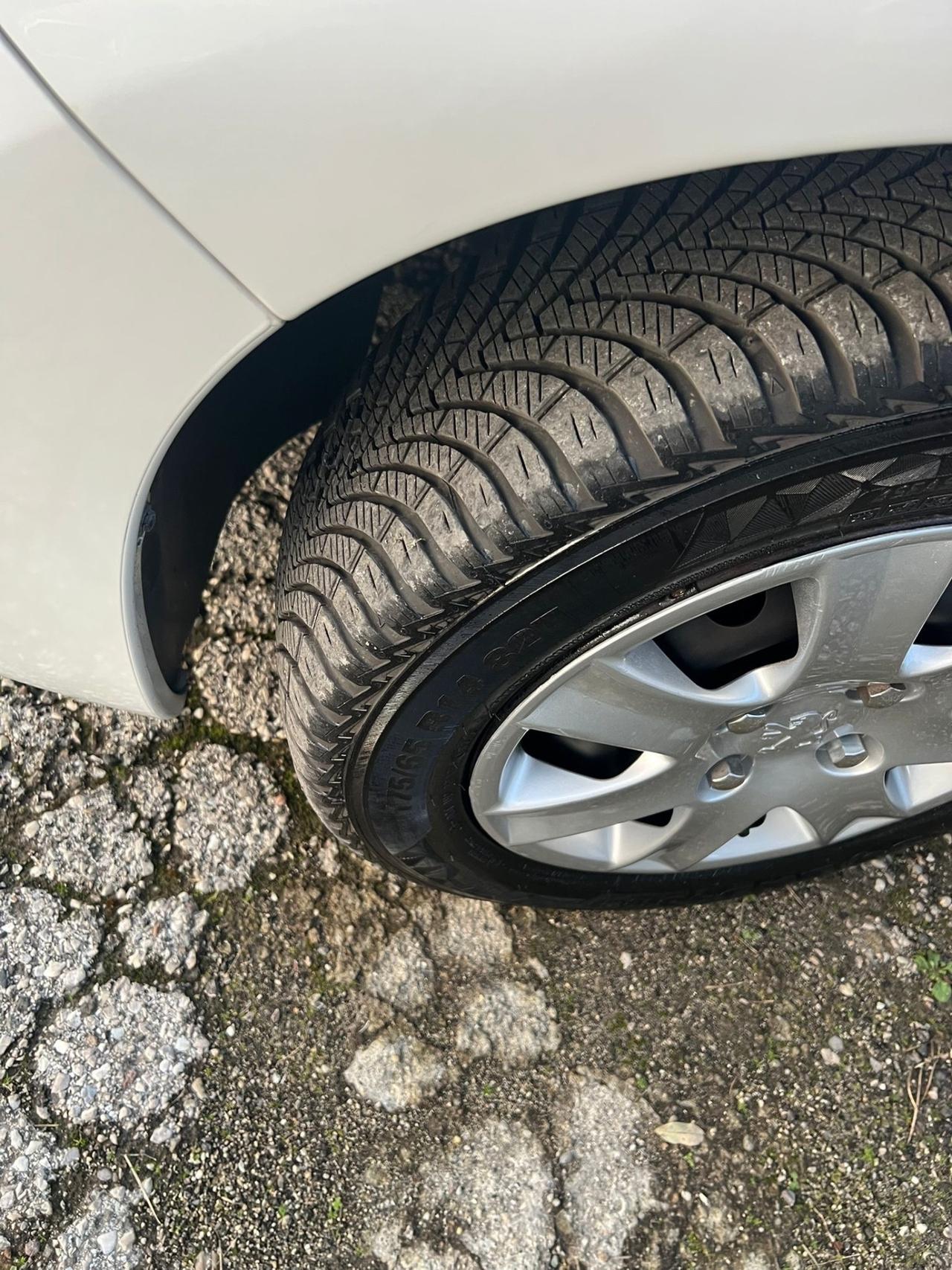 Peugeot 206 Plus 1.1 60CV 5p. GPL 2012 X NEOPATENTATI