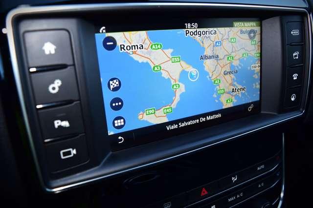 Jaguar XE 2.0 D 180 cv Automatica Prestige