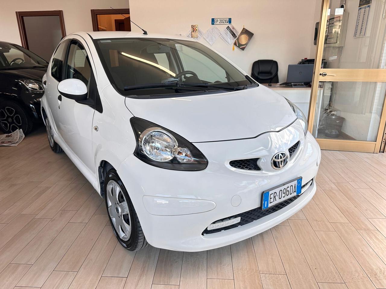 Toyota Aygo 1.0 12V VVT-i 5 porte Lounge Connect