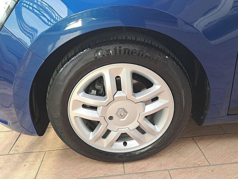 Renault Clio E-Tech Hybrid 1.6 Hybrid E-TECH 140cv INTENS