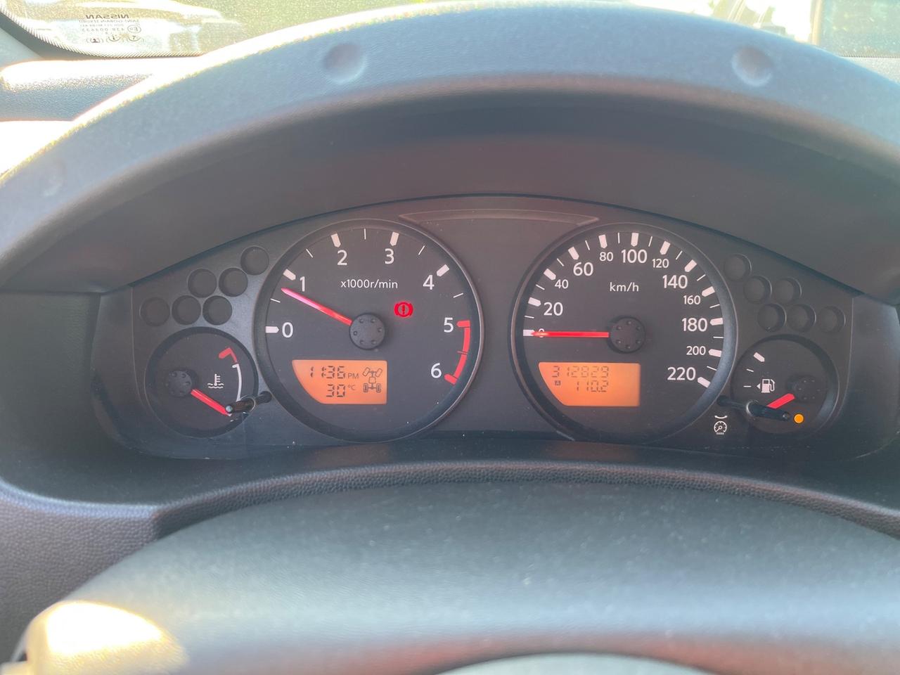 Nissan Navara 2.5 dCi 2 porte King Cab SE