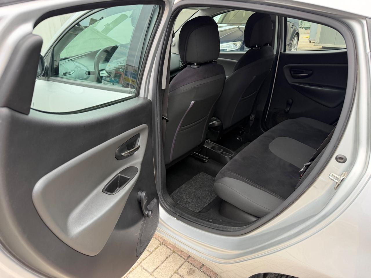 Lancia Ypsilon 1.2 Silver