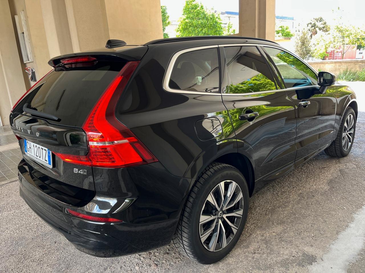 Volvo XC 60 XC60 B4 (d) AWD Geartronic Momentum Pro