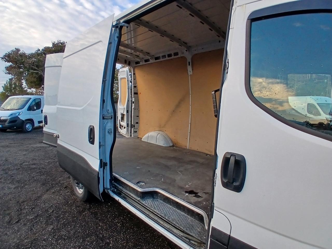 Iveco Daily 35S12V 2.3 HPT PC-TM Furgone