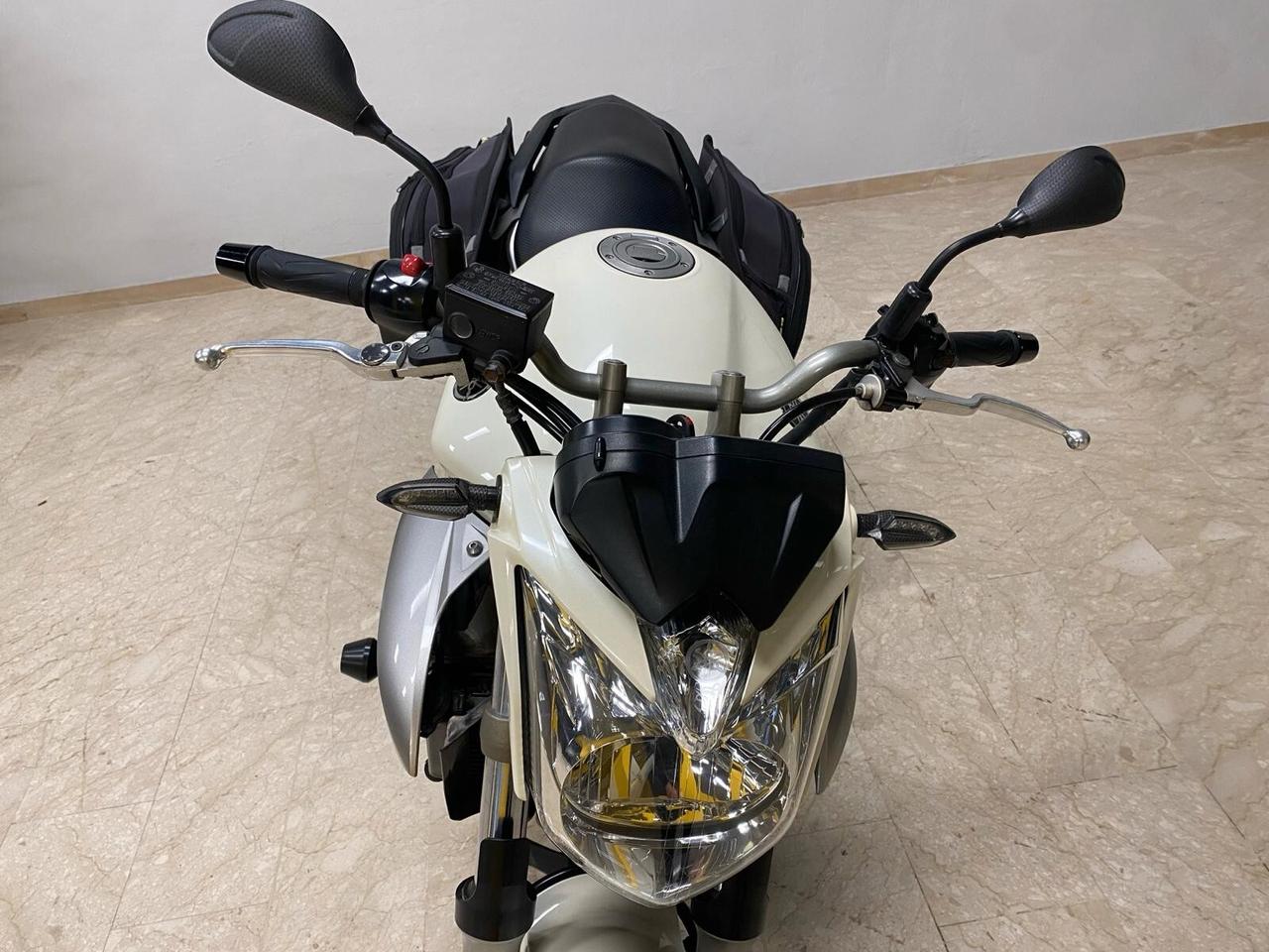 Yamaha XJ6 CLOUDY WHITE