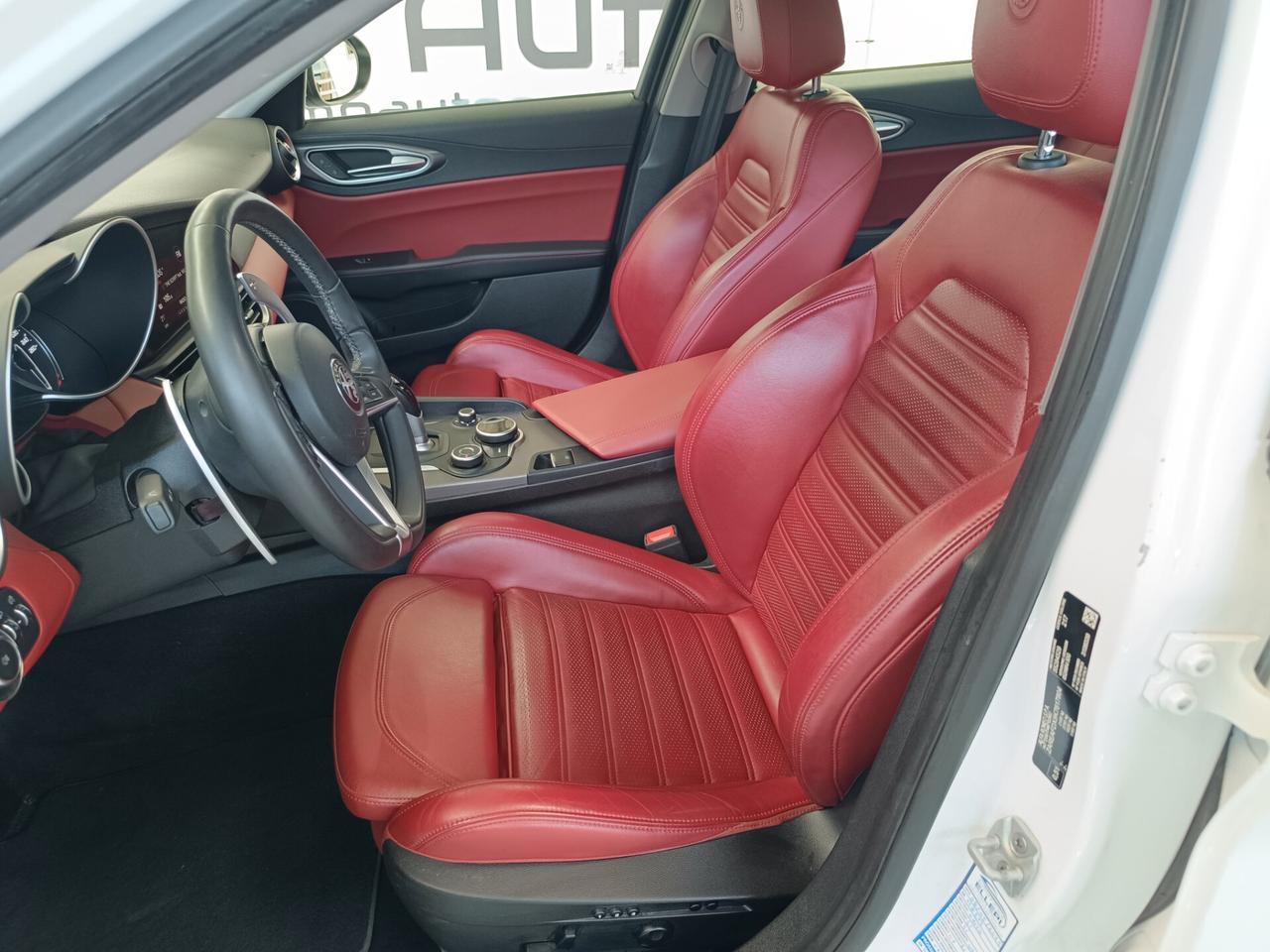 Alfa Romeo Giulia 2.2 Turbodiesel 210 CV AT8 AWD Q4 Veloce