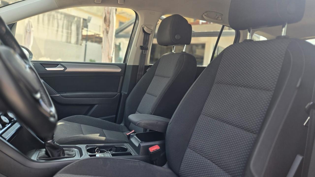 Volkswagen Touran 1.6 tdi Highline 115CV dsg 7p Uff Italy Navi Clima