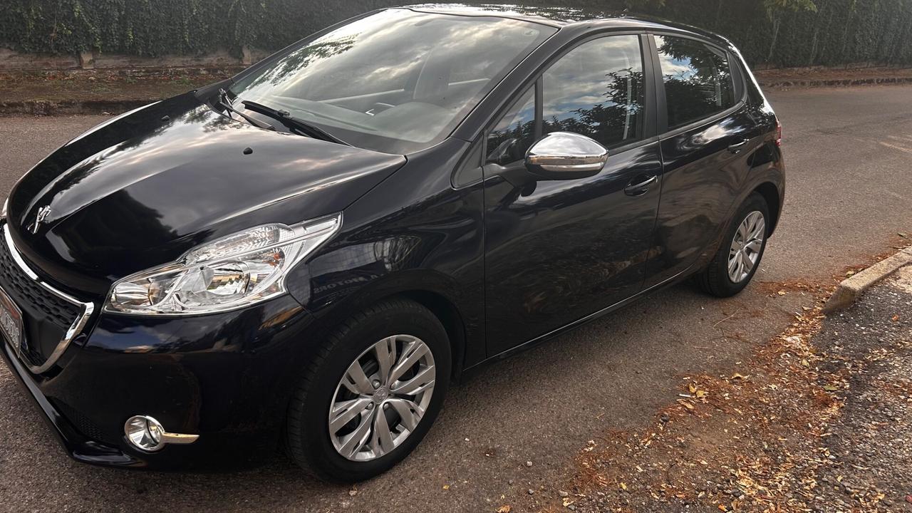 Peugeot 208 1.4 HDi 68 CV 5 porte Allure