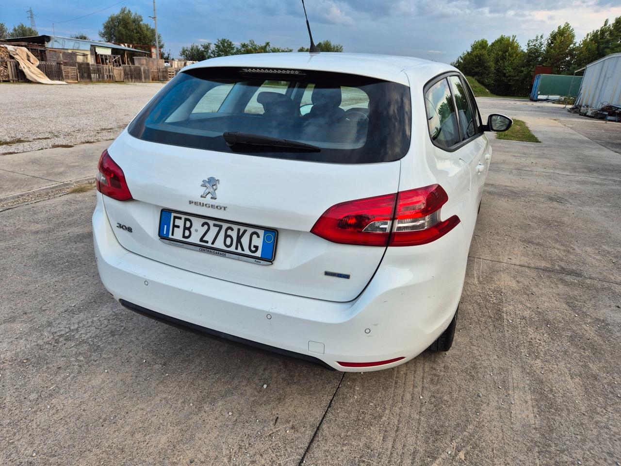 Peugeot 308 BlueHDi 100 S&S SW Access