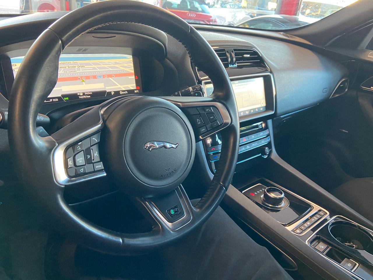 Jaguar F-Pace 2.0 D 180 CV R-Sport