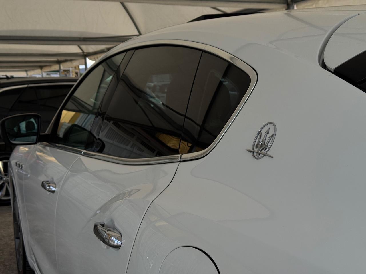 MASERATI LEVANTE V6 275 CV AWD GRANLUSSO / TETTO