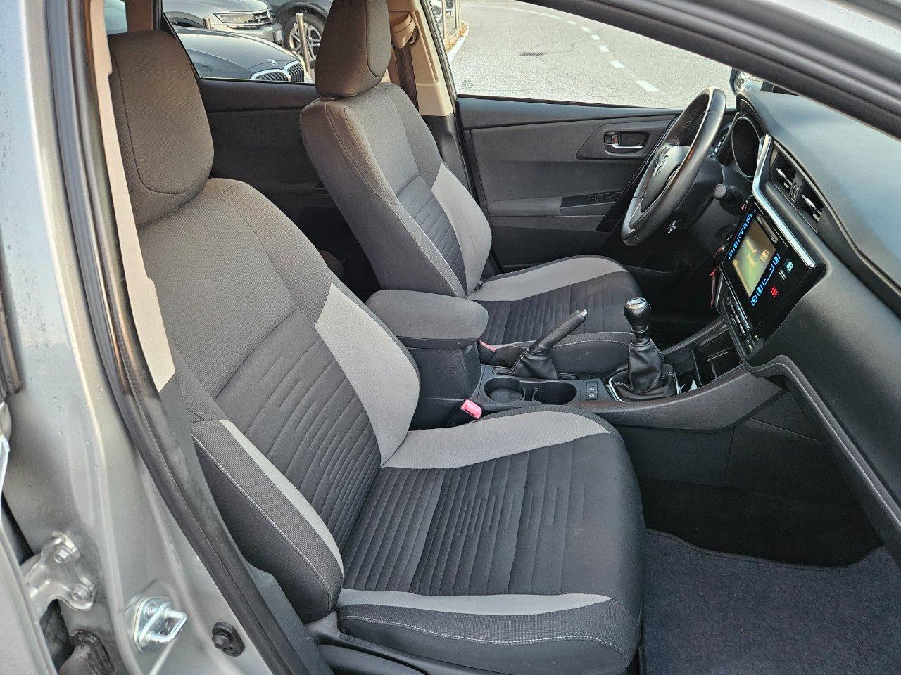 Toyota Auris 5 Porte Auris 1.2t Lounge