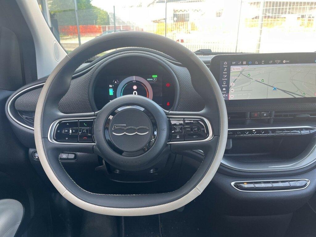Fiat 500 La Prima