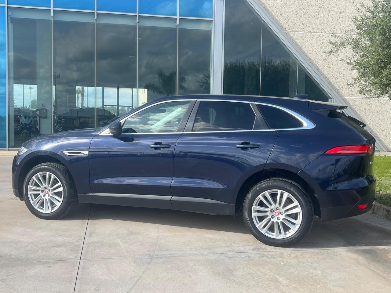 Jaguar F-Pace 2.0d Pure 240cv OFFERTA T-STOCK PREZZO IMPERDIBILE