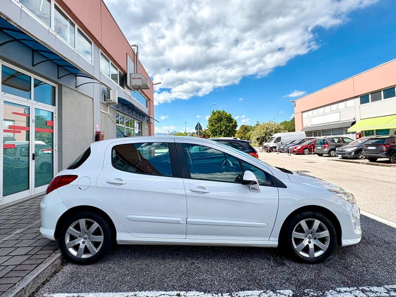 Peugeot 308 1.6 HDi 110CV 5p. Premium (6 Marce)