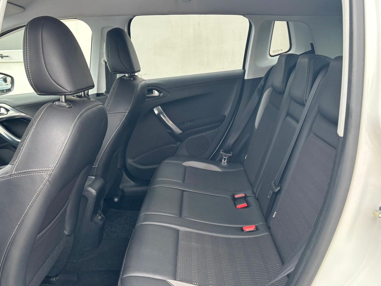 Peugeot 2008 1.6 e-HDi 92 CV Stop&Start Allure