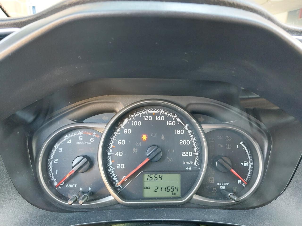 Toyota Yaris 1.4 D-4D 5 porte Lounge STUPENDA OK NEOPATENTATI