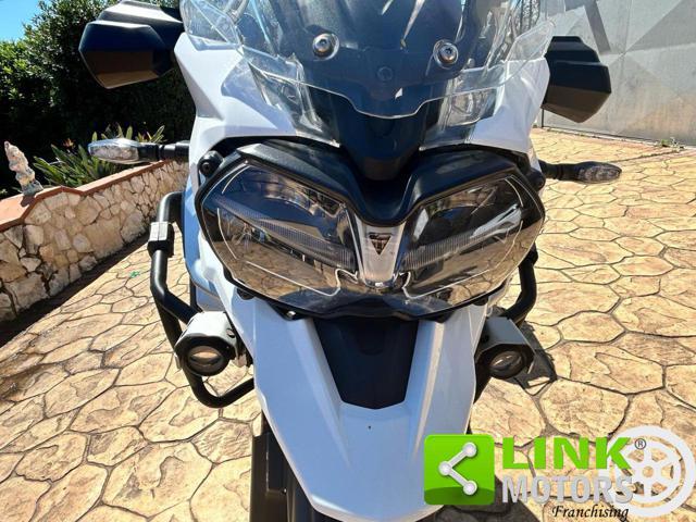 TRIUMPH Tiger 1200 XRt .