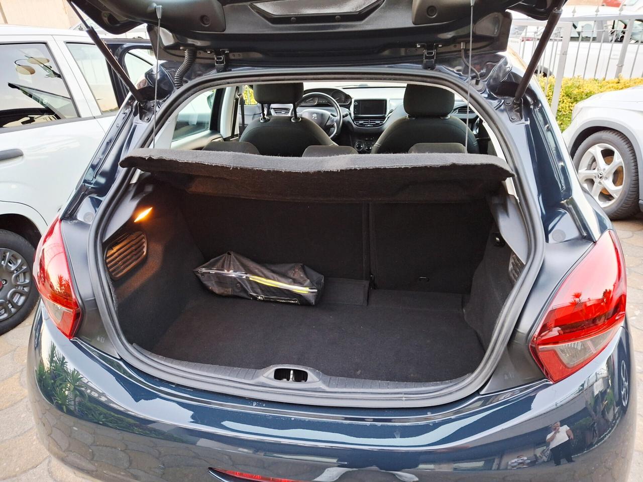 Peugeot 208 BlueHDi 75 5 porte Touch