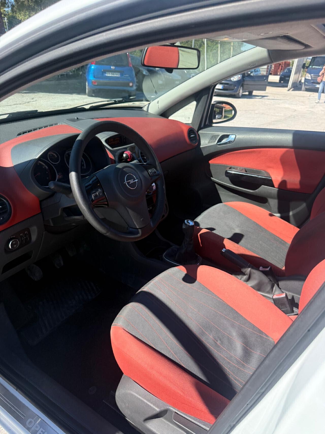 Opel Corsa 1.2 Benzina NEOPATENTATI UNIPROPRIETÀ