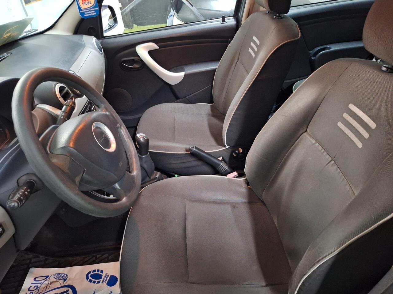 Dacia Sandero 1.2 16V GPL 75CV Embleme