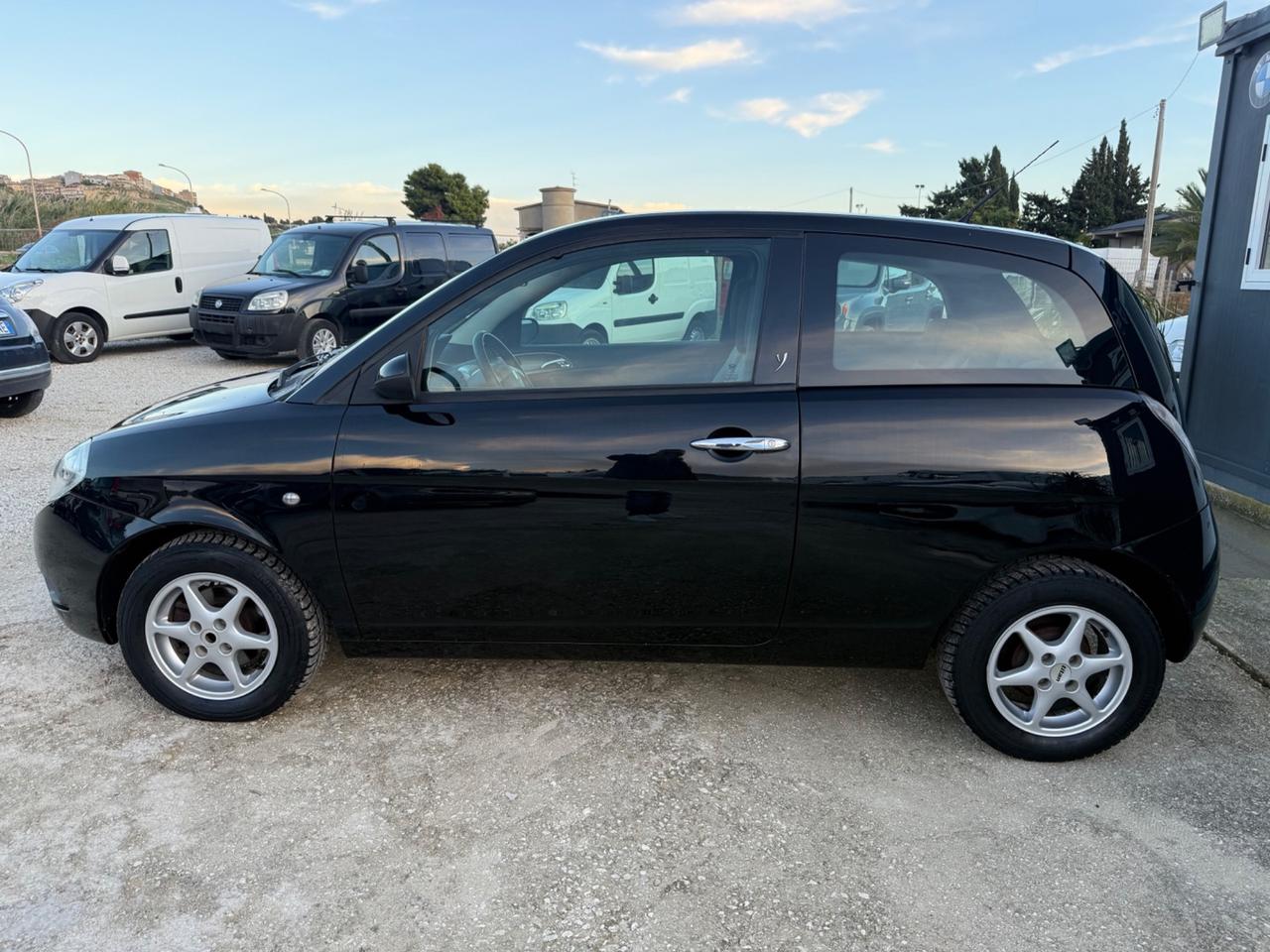 Lancia Ypsilon 1.2 Oro Giallo