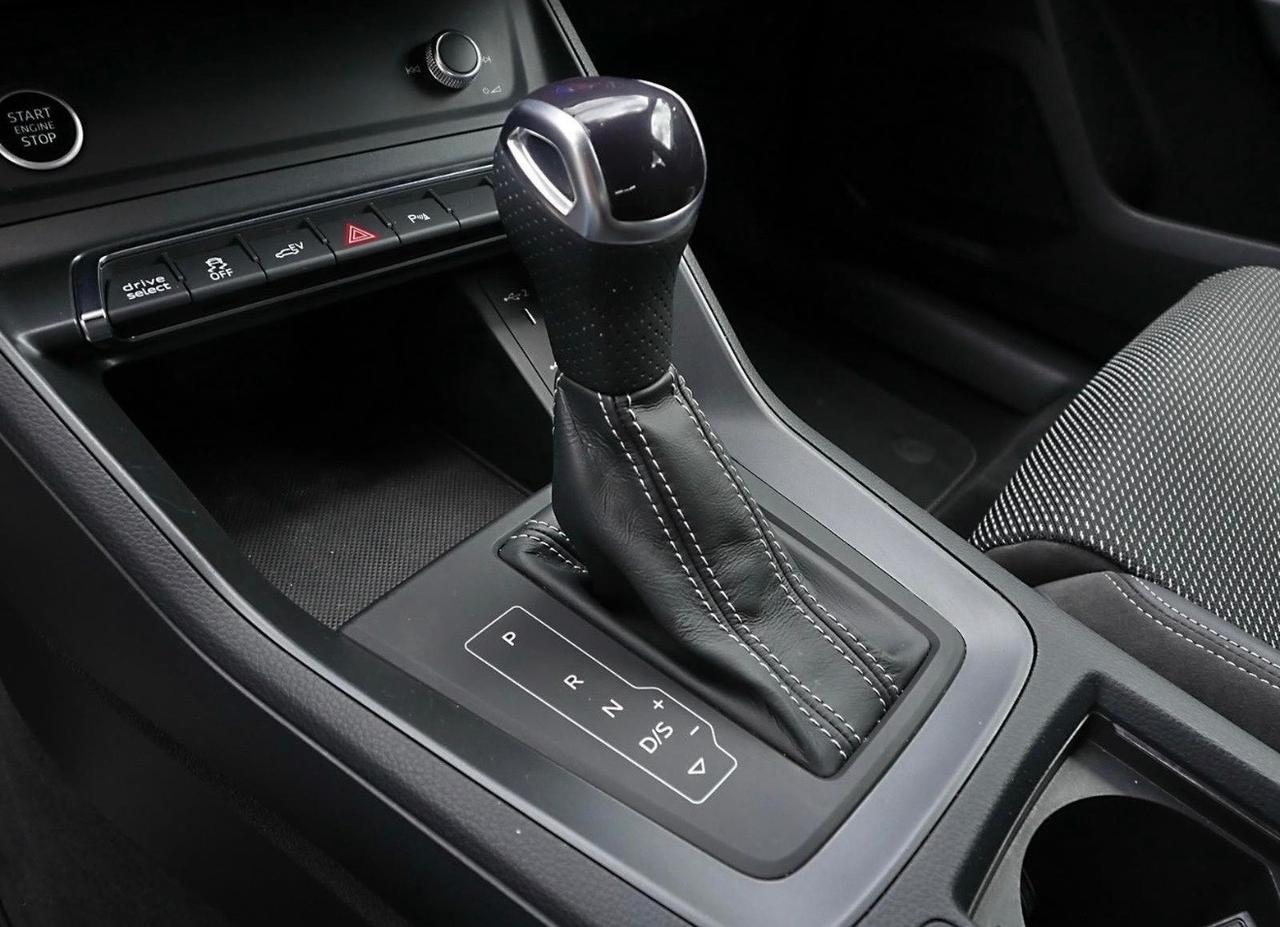 Audi Q3 45 TFSI S tronic S LINE interno esterno