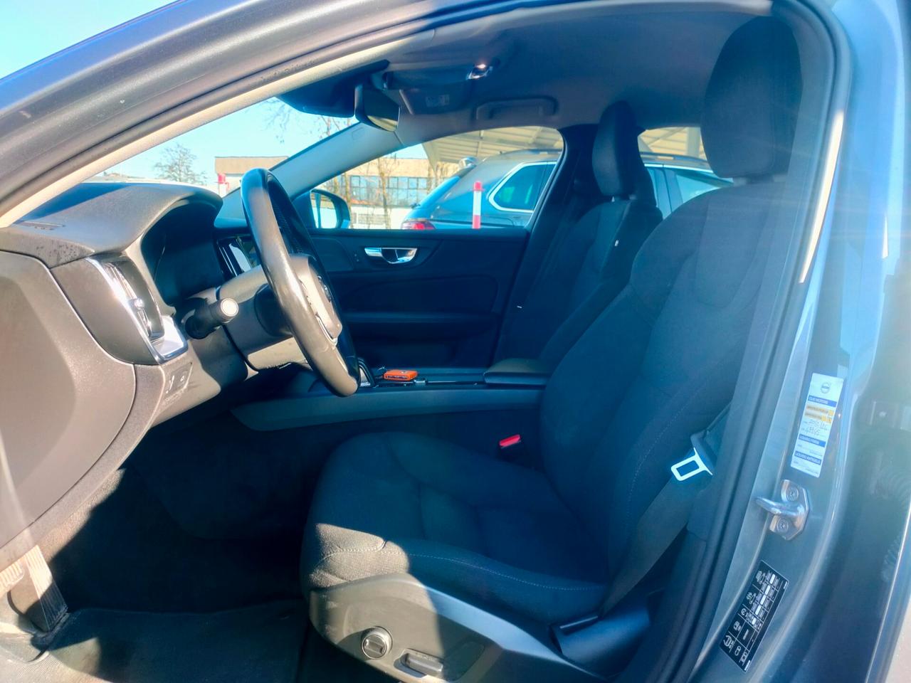 Volvo V60 B4 Geartronic Momentum Business Pro